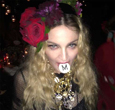 Мадонна удивляет своих поклонников странными пристрастиями в еде. Певица требует себе чай, пакетик которого стоит две тысячи долларов