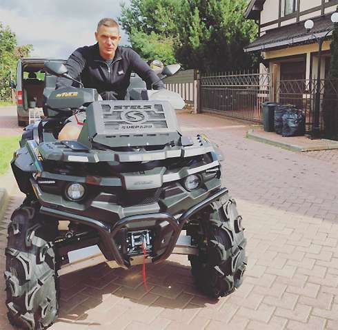 Zimamoscow: «Тот момент когда жена в теме. Спасибо любимая за поздравления и этот мощный подарок» Zimamoscow: «Тот момент когда жена в теме. Спасибо любимая за поздравления и этот мощный подарок»