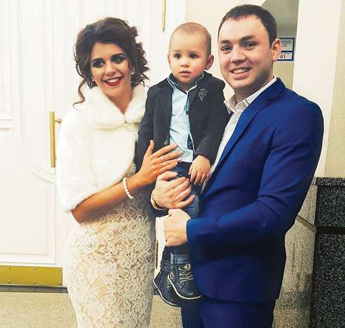 Александр и Алиана Гобозовы с сыном