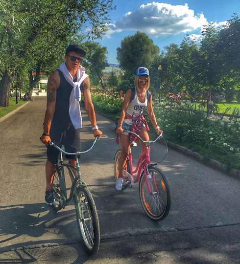 Ольга Бузова и Дмитрий Тарасов предпочитают активный отдых Ольга Бузова и Дмитрий Тарасов предпочитают активный отдых