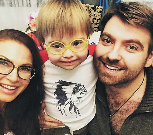 Эвелина Бледанс и Александр Семин с сыном
