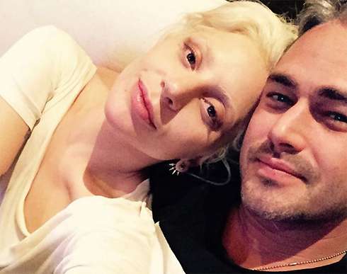 Леди Гага и Тейлор Кинни