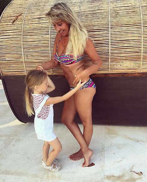 Мама Глюк'оzы шокировала поклонников своей прекрасной фигурой Мама Глюкоzы шокировала поклонников своей прекрасной фигурой