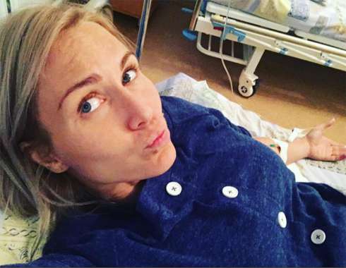 Певица в больнице Певица в больнице