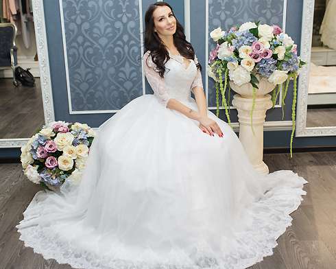 Анна Грачевская в одном из свадебных платьев 