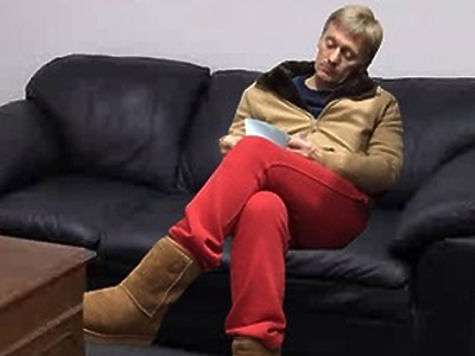 В конце февраля фотография с автомойки, на которую Дмитрий Песков приехал в красных штанах, наделала немало шума В конце февраля фотография с автомойки, на которую Дмитрий Песков приехал в красных штанах, наделала немало шума