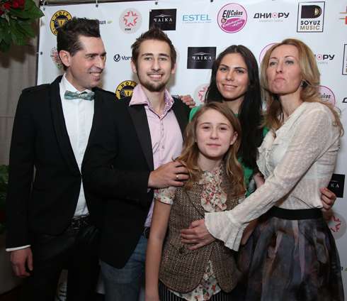 Максим Покровский с семьей