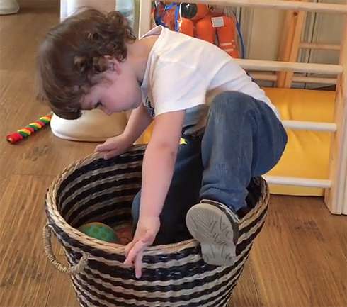 Маленький сын Пугачевой растет активным ребенком Маленький сын Пугачевой растет активным ребенком