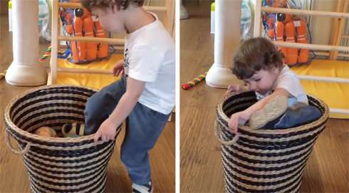 Певица опубликовала видео, на котором двухлетний Гарри пытается залезть внутрь корзинки.