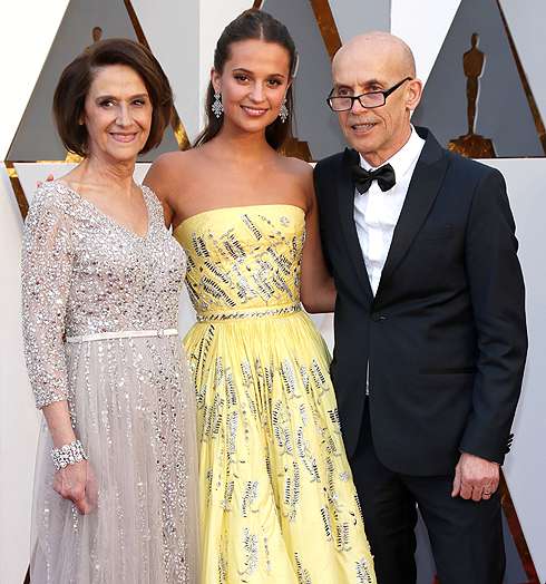 Алисия Викандер пришла на Оскар с родителями