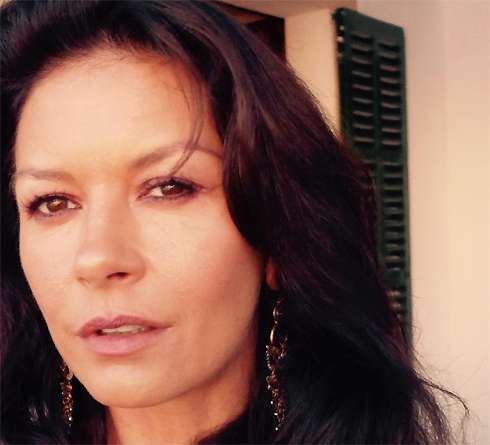 Кэтрин Зета-Джонс поделилась селфи Кэтрин Зета-Джонс поделилась селфи