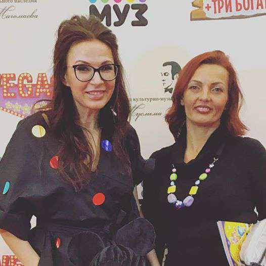 Эвелина Блёднас со своей единокровной сестрой Надеждой
