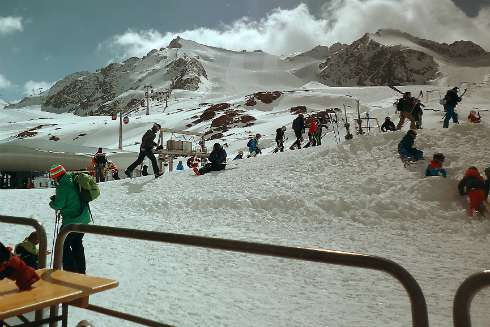В Австрии горные лыжи — это не престижное времяпрепровождение, а массовый отдых