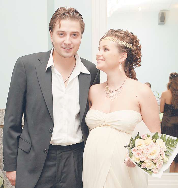 В браке с певицей Полиной Гагариной у Петра в 2007 году появился сын Андрей. Спустя три года супруги развелись, но сохранили хорошие отношения