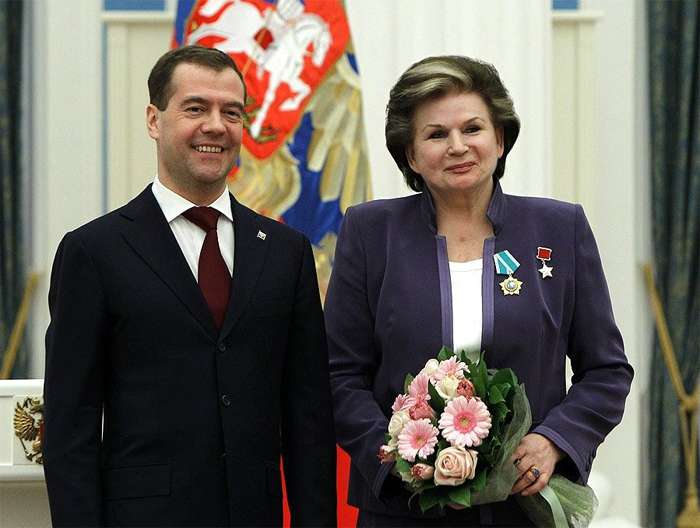 В 2011 году Дмитрий Медведев наградил Валентину Терешкову Орденом Дружбы