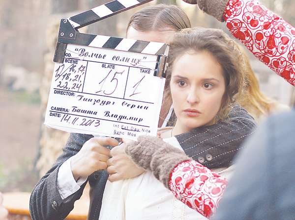 В сериале «Волчье солнце» Софья сыграла девушку, которая вынуждена выбирать между любовью и браком по расчету В сериале «Волчье солнце» Софья сыграла девушку, которая вынуждена выбирать между любовью и браком по расчету