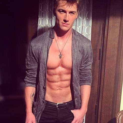 Роли требуют жертв Роли требуют жертв