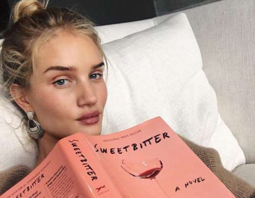 Рози Хантингтон-Уайтли уже практикует голый макияж глаз