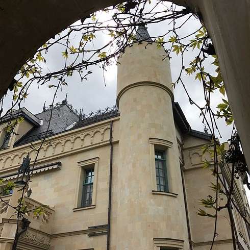 Замок в деревне Грязь Замок в деревне Грязь