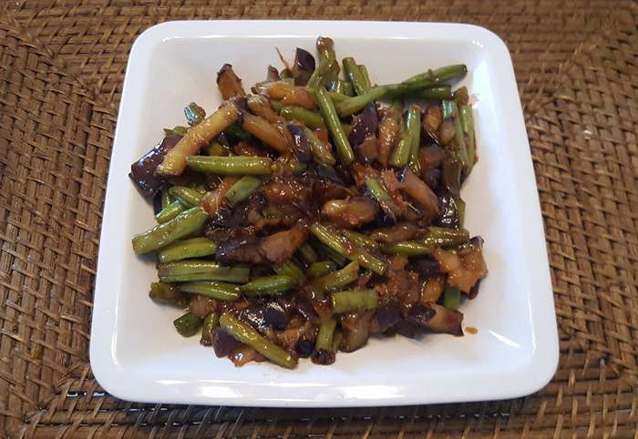 Баклажаны с зеленой фасолью по-китайски