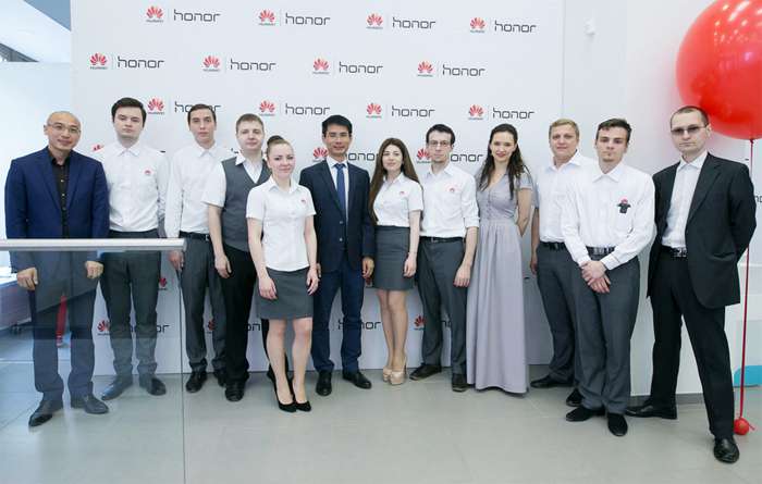 Сотрудники многофункционального центра Huawei проведут диагностику ваших устройств и дадут рекомендации по дальнейшей эксплуатации Сотрудники многофункционального центра Huawei проведут диагностику ваших устройств и дадут рекомендации по дальнейшей эксплуатации