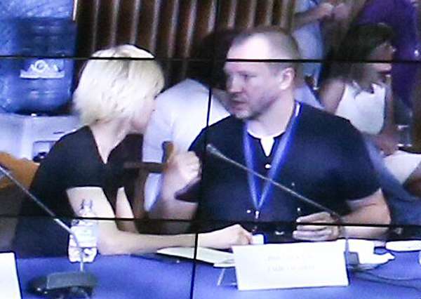 На пресс-конференции была организована видеосвязь с Евгением Мироновым и Ингеборгой Дапкунайте