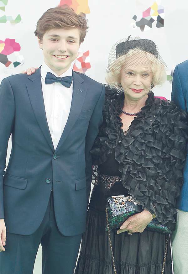 Светлана Немоляева с внуком