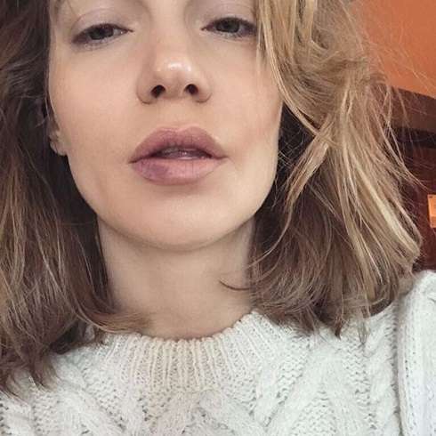 Что с губами певицы? Что с губами певицы?