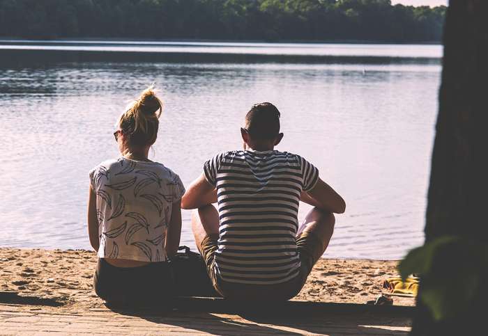 Почему «женщина должна»? Почему «женщина должна»?