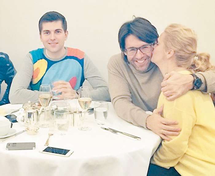 Дмитрий часто проводит время с Андреем Малаховым и его супругой Натальей Шкулевой