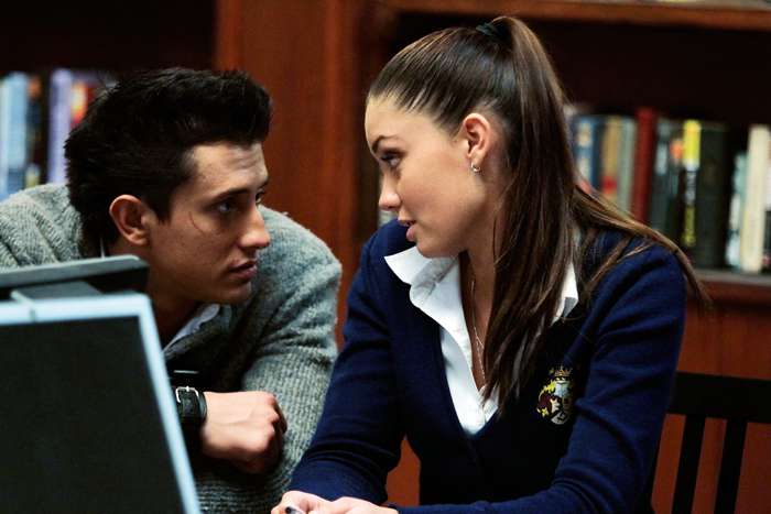 Роман Павла Прилучного и Агаты Муцениеце начался на съемках сериала «Закрытая школа» Роман Павла Прилучного и Агаты Муцениеце начался на съемках сериала «Закрытая школа»