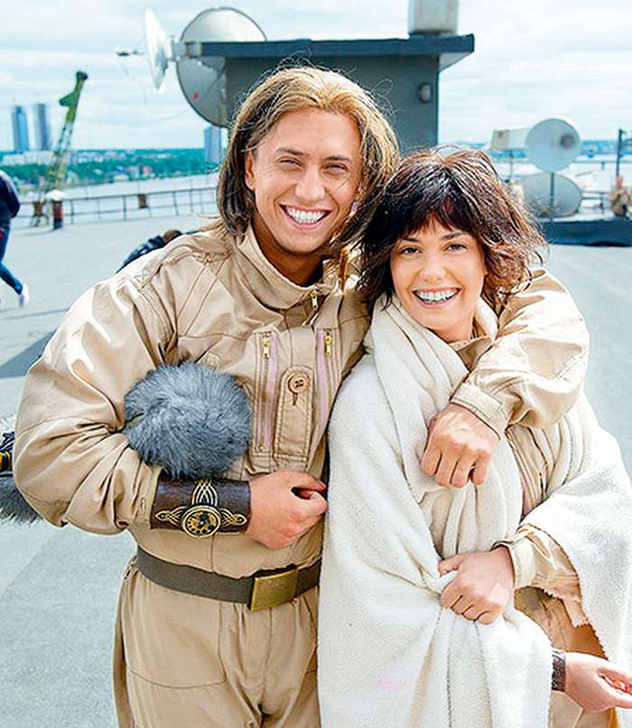 В сериале «Квест» супруги тоже исполнили главные роли. Съемки проходили в Риге, на родине актрисы В сериале «Квест» супруги тоже исполнили главные роли. Съемки проходили в Риге, на родине актрисы