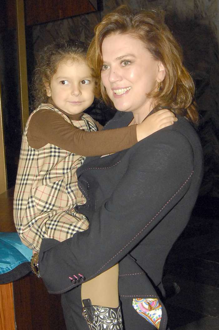 В 2003 году в жизни Светланы Сорокиной начался новый этап. В детском доме она встретила девочку Антонину и стала ее приемной мамой