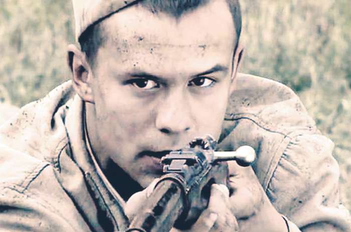 Сериал «Диверсант» вышел на экраны в 2004 году. Именно этот проект вывел популярность Кирилла на новый уровень Сериал «Диверсант» вышел на экраны в 2004 году. Именно этот проект вывел популярность Кирилла на новый уровень