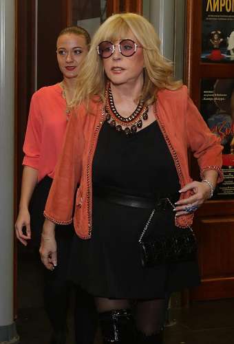 Такой наряд идет Алле Борисовне Такой наряд идет Алле Борисовне