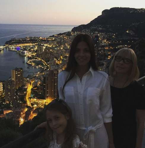 Вера Глаголева с дочерью Анной Нахапетовой