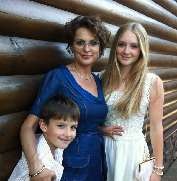 Светлана Бодрова с детьми