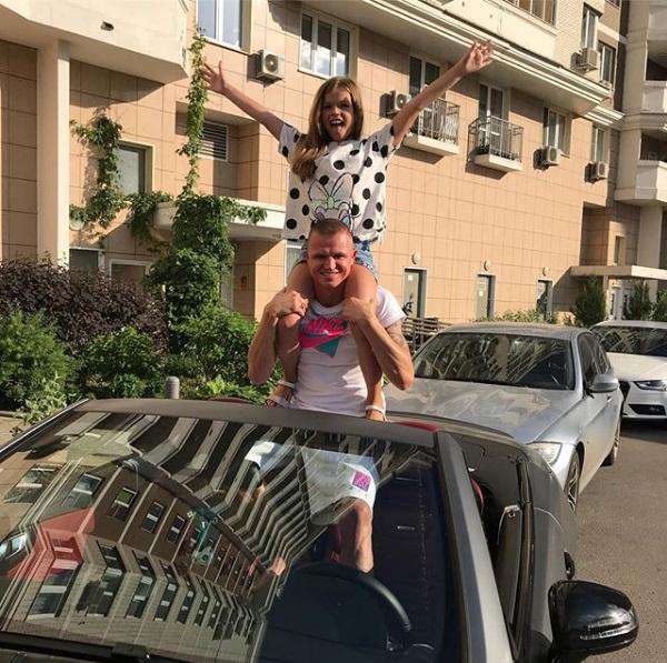 Дмитрий Тарасов с дочкой Ангелиной