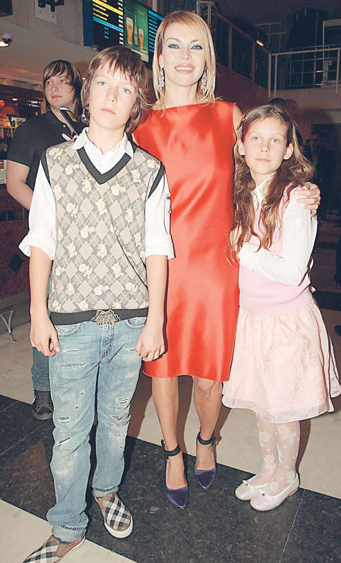 С сыном Ильей и дочерью Лизой (2012 год)