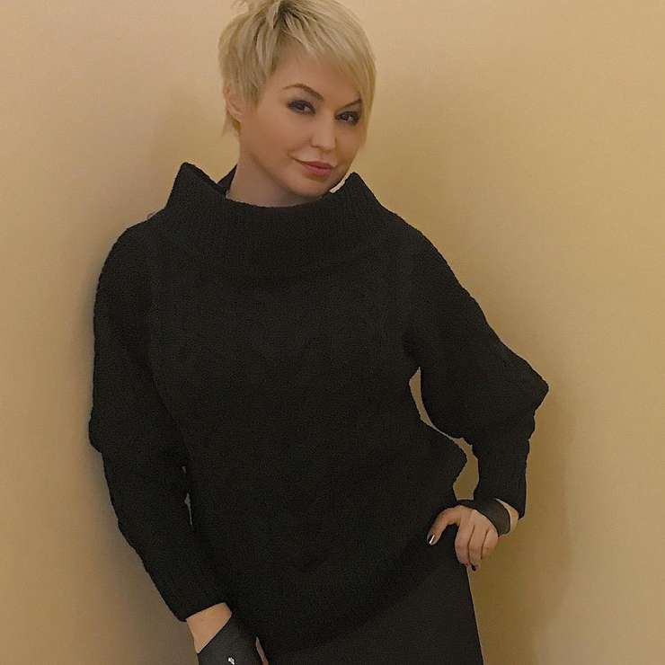 Со временем она избавилась от модной зависимости Со временем она избавилась от модной зависимости