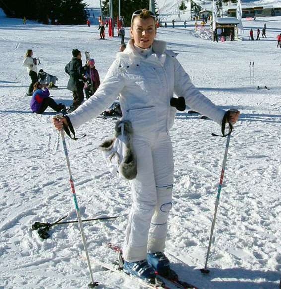 Лада Дэнс сломала колено, когда каталась на лыжах в Куршевеле