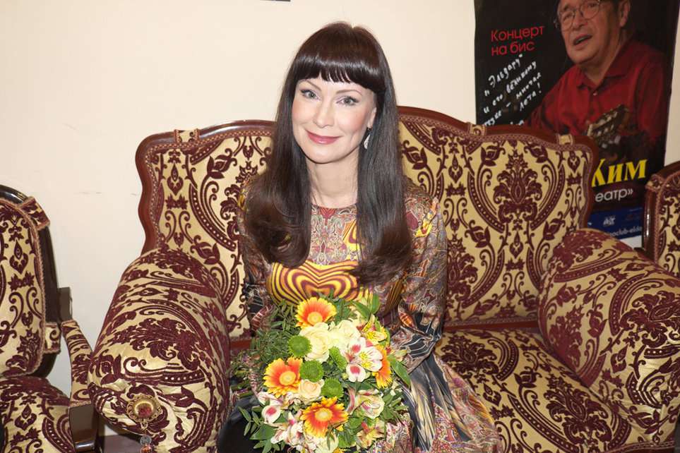 Актриса Нонна Гришаева пребывала в романтическом настроении