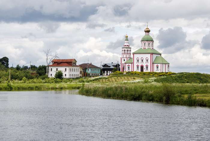 Ежегодно в конце июня в Суздале проходит самый массовый в России блюзовый фестиваль - международный Suzdal Blues-Bike Festival