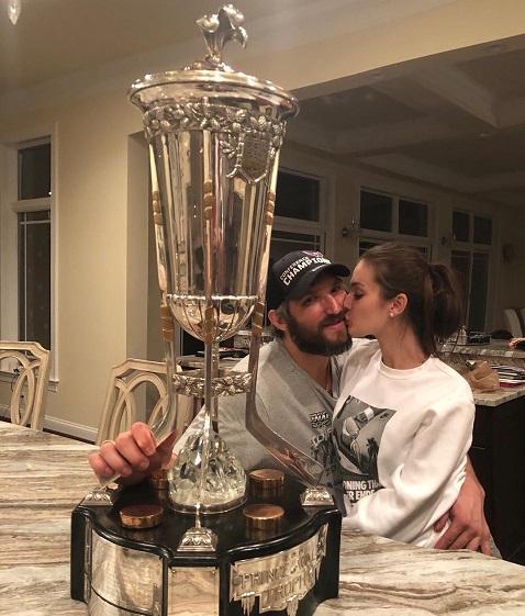 Жена Овечкина не бережет себя