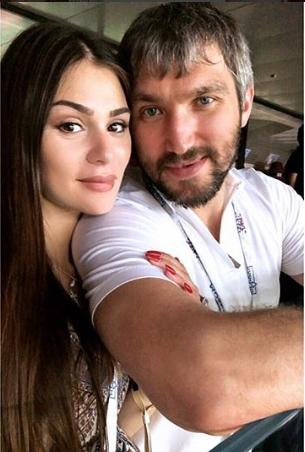 Шубская поделилась первым фото отца с новорожденным внуком