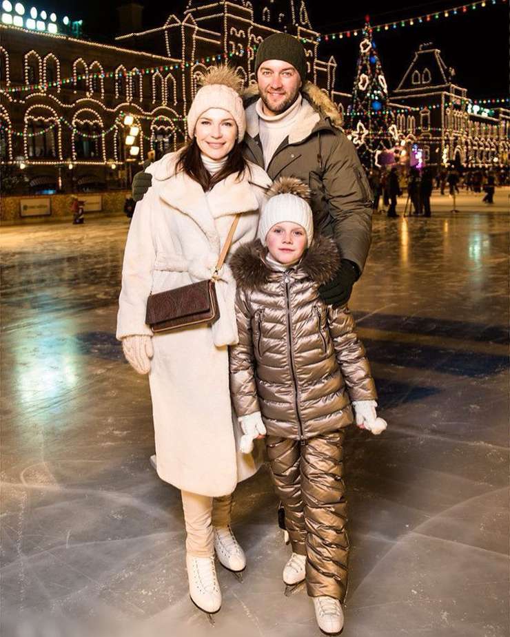Екатерина Волкова с мужем Андреем и дочерью Лизой