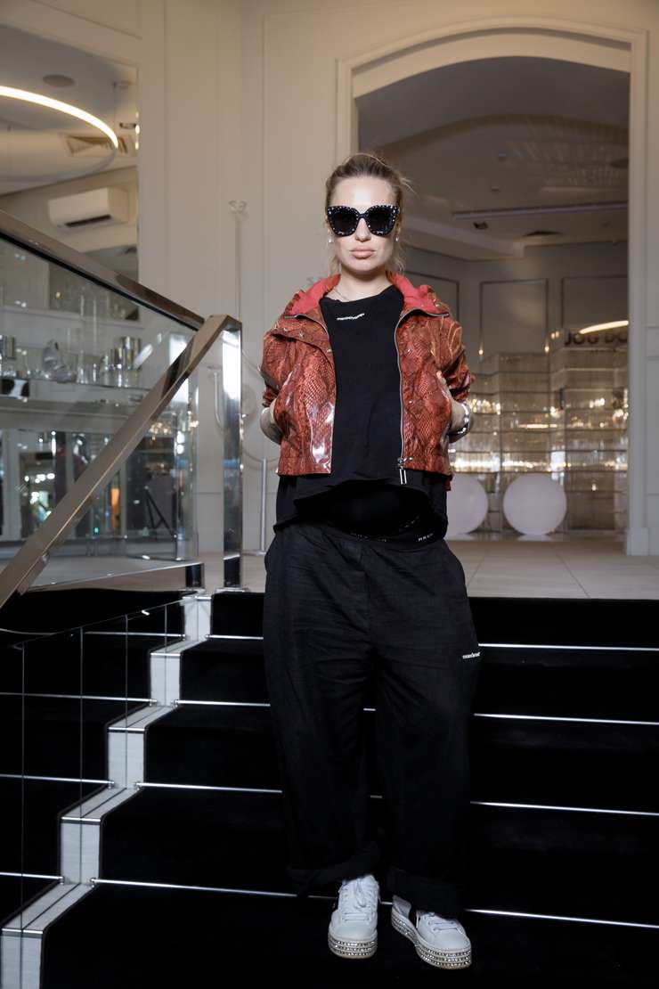 Присутствующие отметили, что Валерия очень похорошела Присутствующие отметили, что Валерия очень похорошела