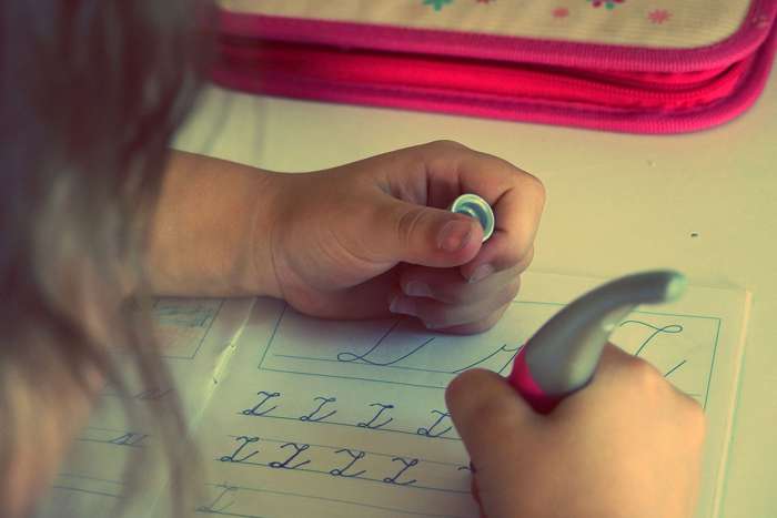 Анализ почерка можно проводить, когда письменное движение ребенка становится автоматическим