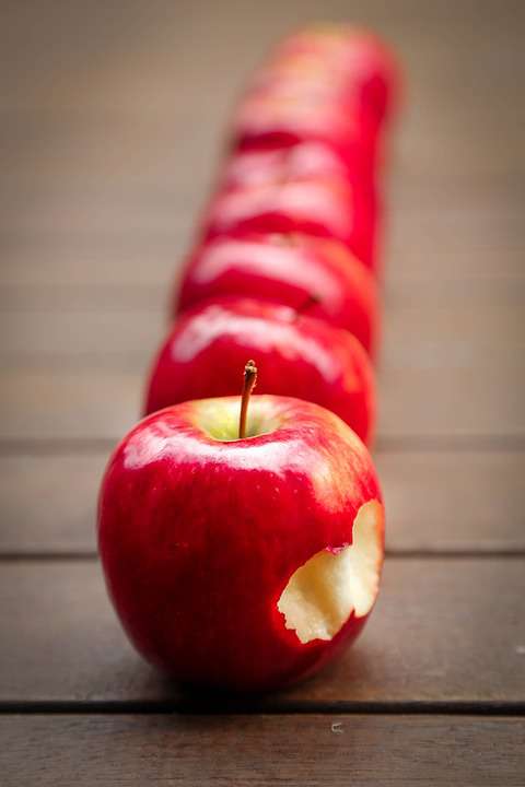яблоки содержат полезные микроэлементы