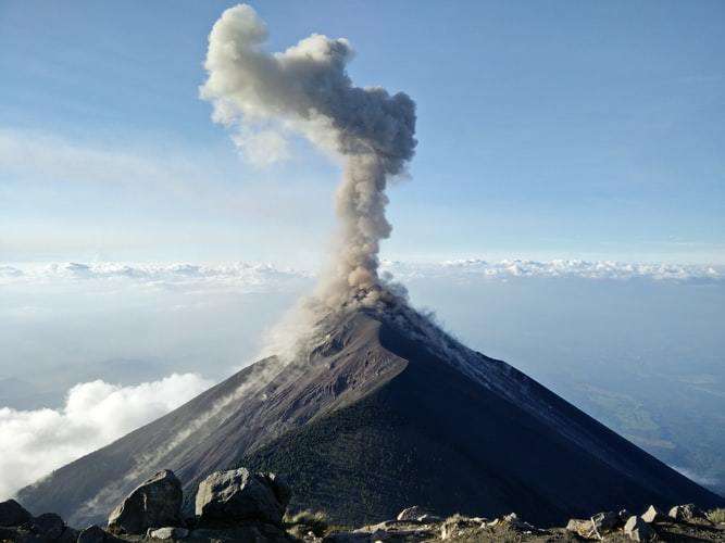 вулканы манят экстремалов со всего мира